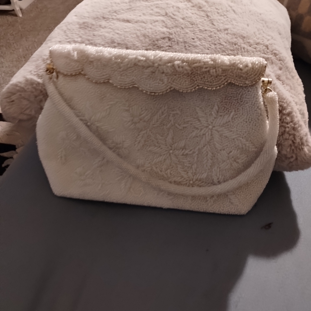 Vtg Creamy White Floral Beaded Purse